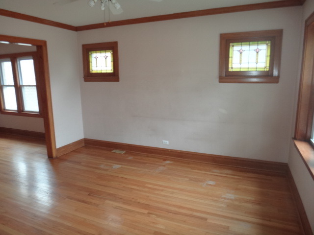 8134 White Ave, Lyons, IL 60534 photo 2