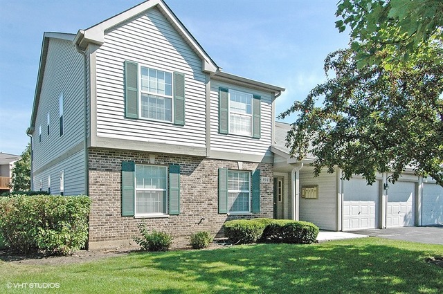 394 Woodview Cir #a, Elgin, IL 60120 photo 1