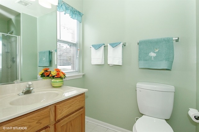 394 Woodview Cir #a, Elgin, IL 60120 photo 6