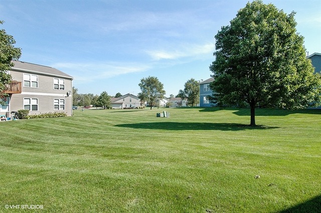 394 Woodview Cir #a, Elgin, IL 60120 photo 10