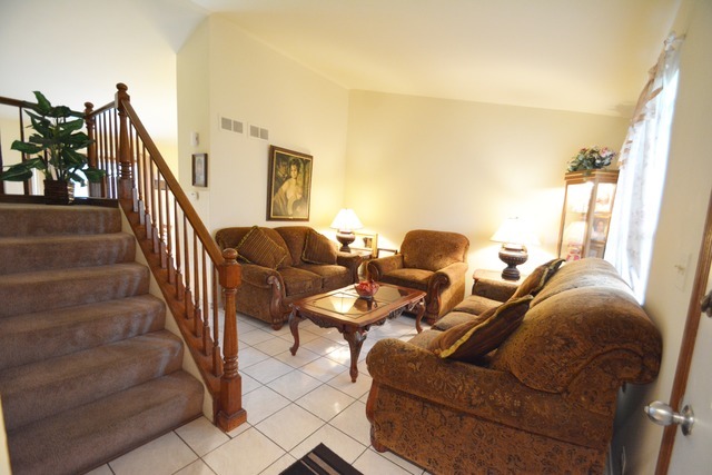 1345 Elder Dr, Aurora, IL 60506 photo 2