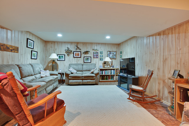 1829 E Grand Ave, Lindenhurst, IL 60046 photo 20