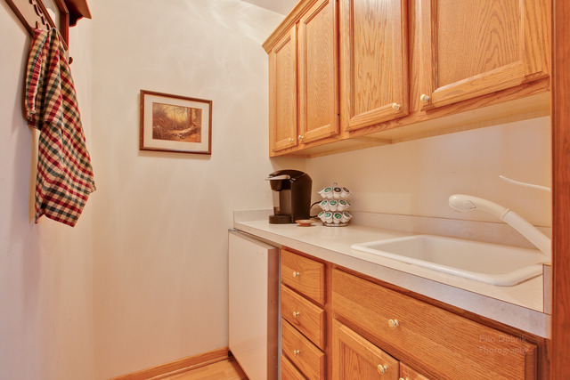 1829 E Grand Ave, Lindenhurst, IL 60046 photo 9