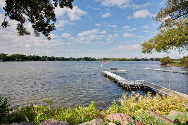 1829 E Grand Ave, Lindenhurst, IL 60046 photo 4