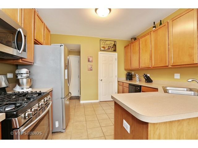 24300 Leski Ln, Plainfield, IL 60585 photo 4