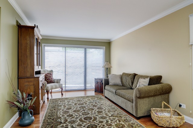 2099 Timber Ln, Wheaton, IL 60189 photo 10
