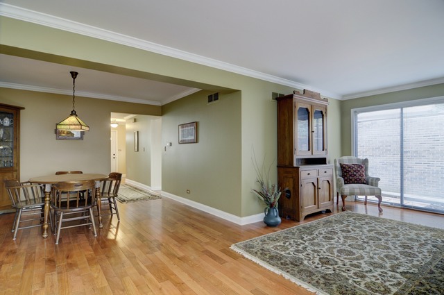 2099 Timber Ln, Wheaton, IL 60189 photo 9