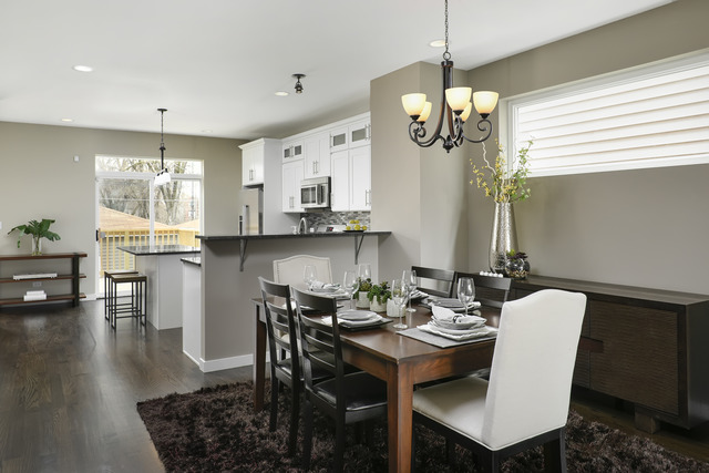 439 E 44th St, Chicago, IL 60653 photo 3