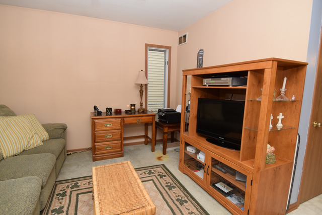 680 Illinois Ave, Elgin, IL 60120 photo 3