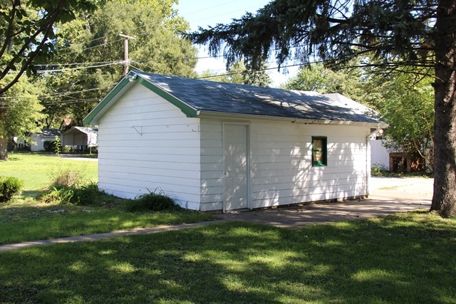 890 S Poplar Ave, Kankakee, IL 60901 photo 14