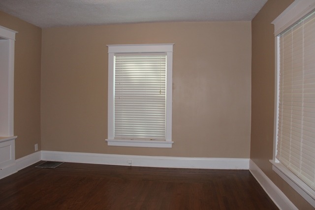 890 S Poplar Ave, Kankakee, IL 60901 photo 3