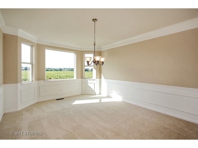 2011 Hillsboro Ln, Harvard, IL 60033 photo 6