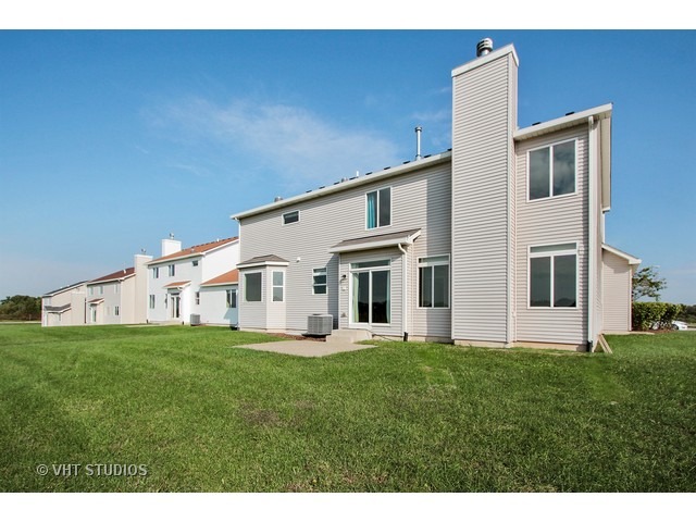 2011 Hillsboro Ln, Harvard, IL 60033 photo 19