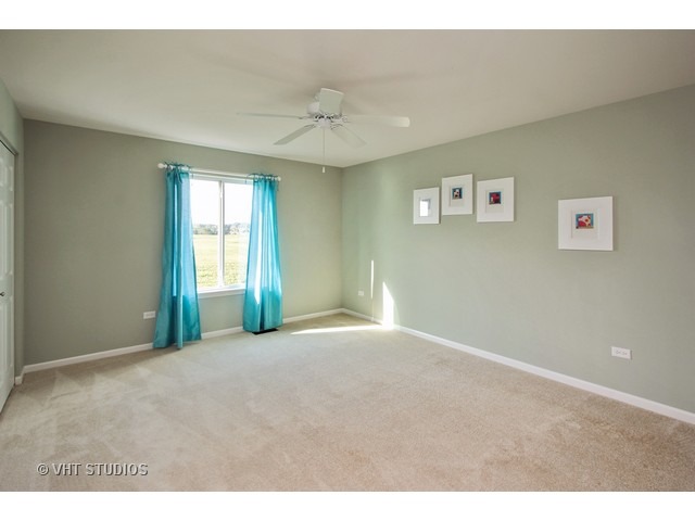 2011 Hillsboro Ln, Harvard, IL 60033 photo 15