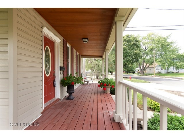 810 W John St, Joliet, IL 60435 photo 13