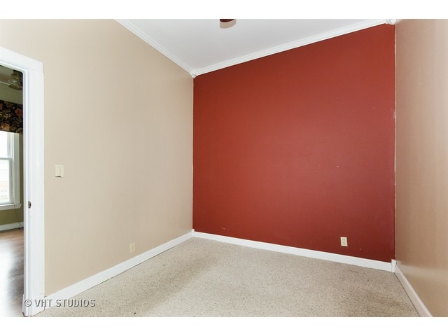 810 W John St, Joliet, IL 60435 photo 7