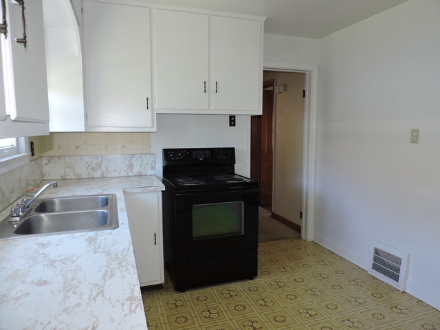 112 E Forest St, Marengo, IL 60152 photo 4