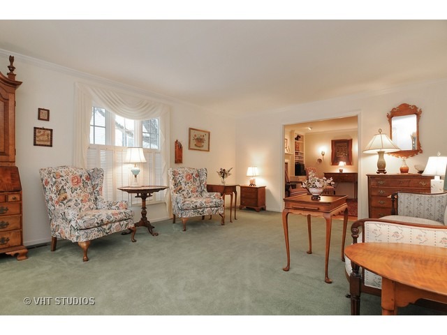 1262 W Deerpath Rd, Lake Forest, IL 60045 photo 1