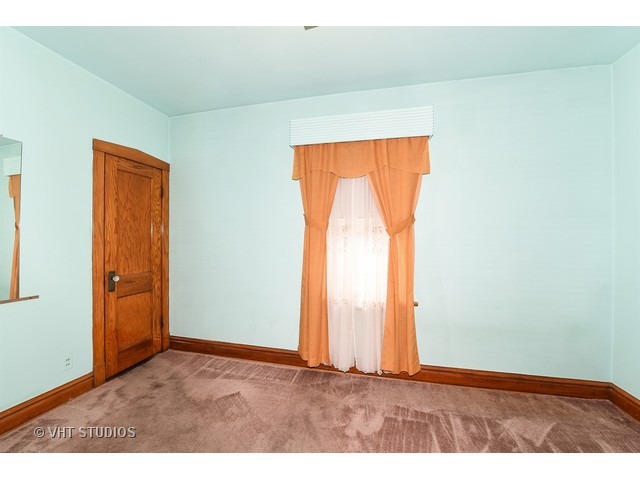 2425 Euclid Ave, Berwyn, IL 60402 photo 5