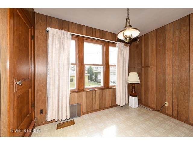 2425 Euclid Ave, Berwyn, IL 60402 photo 7
