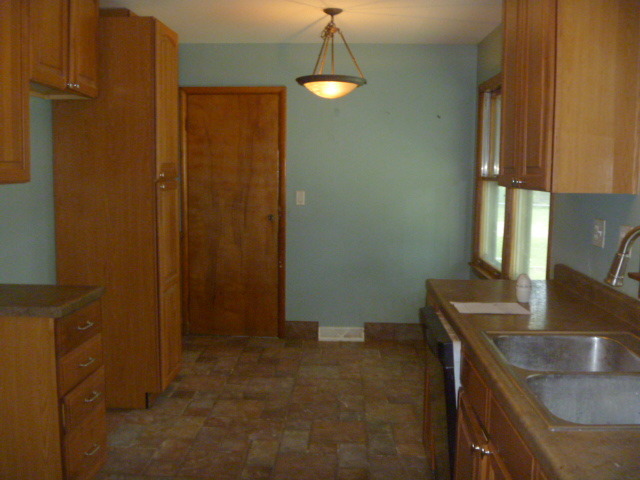 984 Deborah Ave, Elgin, IL 60123 photo 9