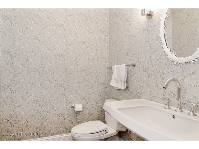 3511 W Wrightwood Ave, Chicago, IL 60647 photo 6