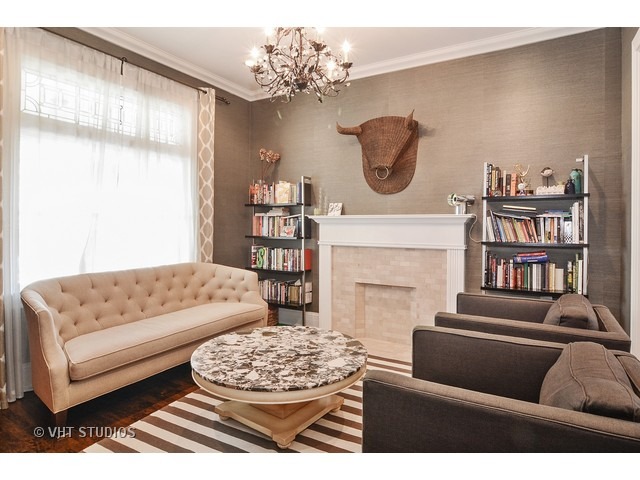 3511 W Wrightwood Ave, Chicago, IL 60647 photo 3