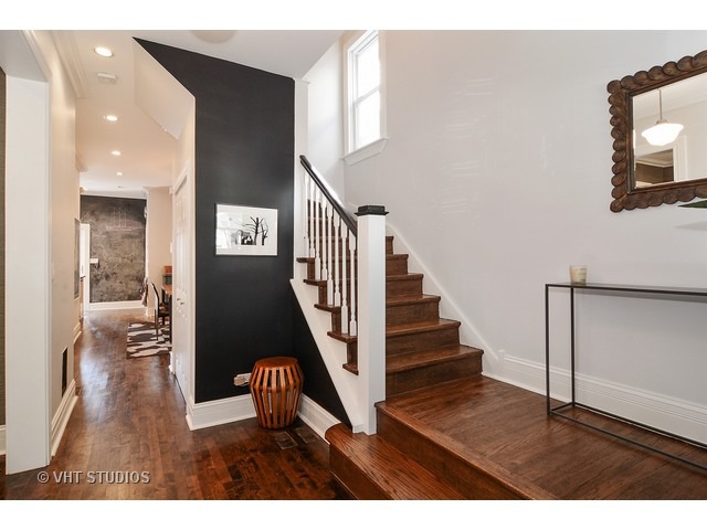3511 W Wrightwood Ave, Chicago, IL 60647 photo 2