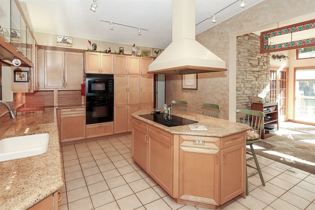 300 S Forest Ave, Itasca, IL 60143 photo 9