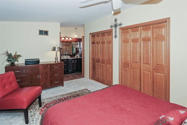 300 S Forest Ave, Itasca, IL 60143 photo 14