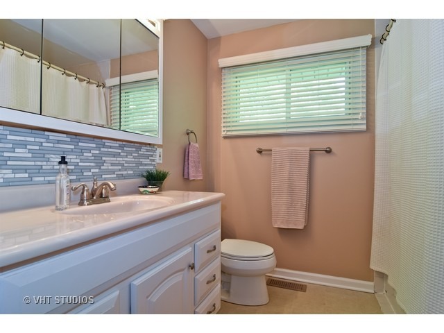 2001 N Washington St, Wheaton, IL 60187 photo 8