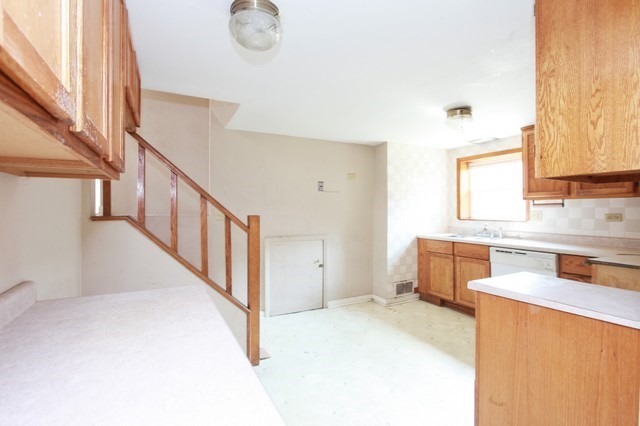 159 E 146th St, Riverdale, IL 60827 photo 4