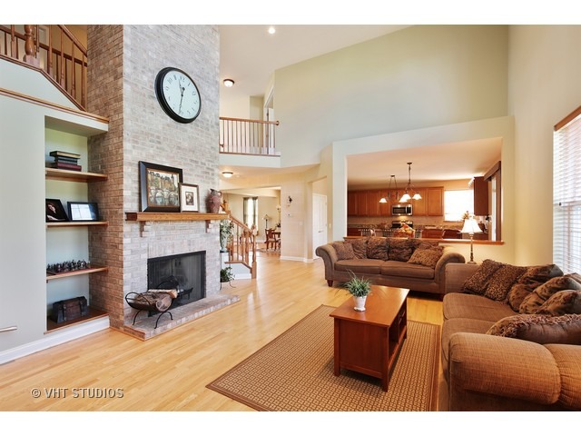 390 Lela Ln, Bartlett, IL 60103 photo 10