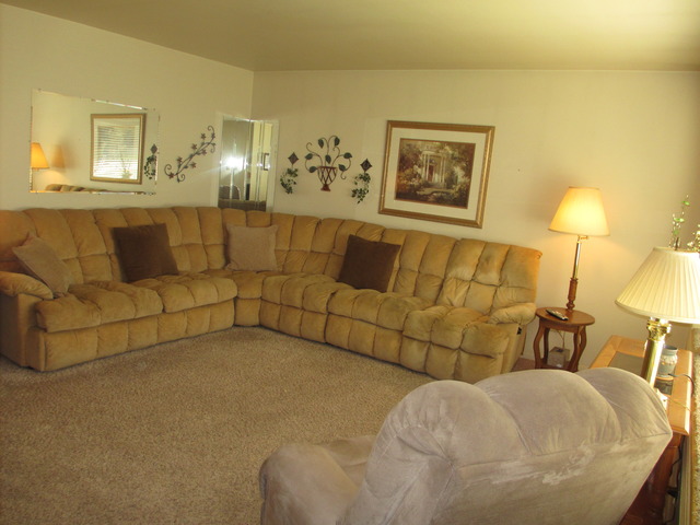 12 Mohawk Dr, Thornton, IL 60476 photo 1