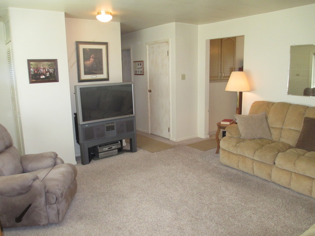 12 Mohawk Dr, Thornton, IL 60476 photo 2