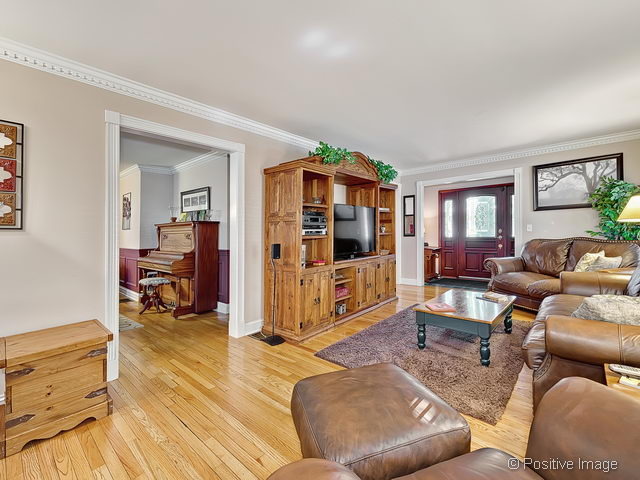 509 N Center St, Naperville, IL 60563 photo 6