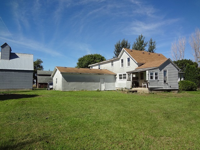 231 Sterling Rd, Harmon, IL 61042 photo 2