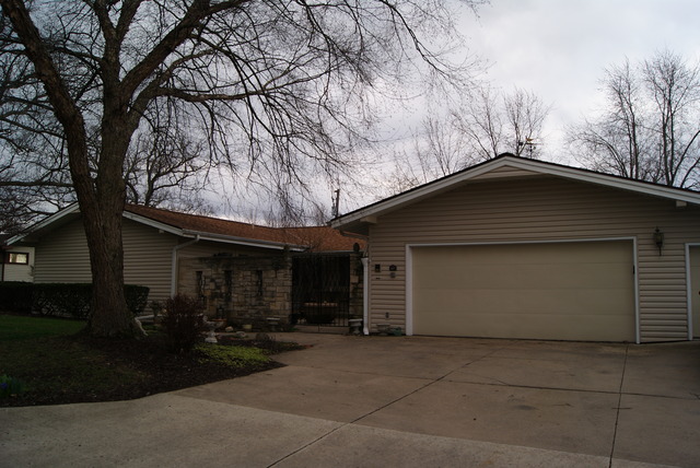 2477 Circle Dr, Ottawa, IL 61350 photo 1