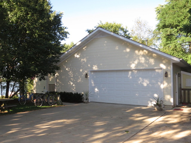 522 Bald Knob Rd, Mchenry, IL 60051 photo 9