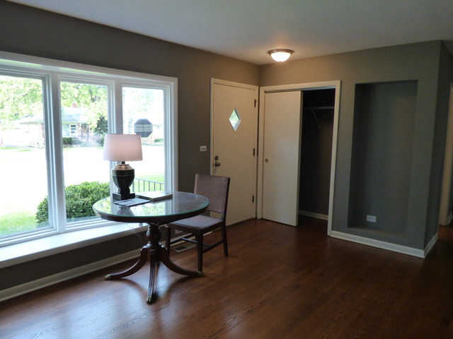 441 Broadview Ave, Hillside, IL 60162 photo 2