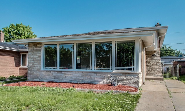1716 E 92nd Pl, Chicago, IL 60617 photo 1