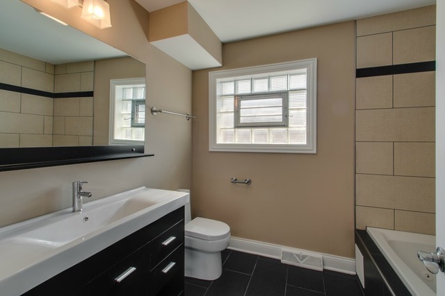 1716 E 92nd Pl, Chicago, IL 60617 photo 18