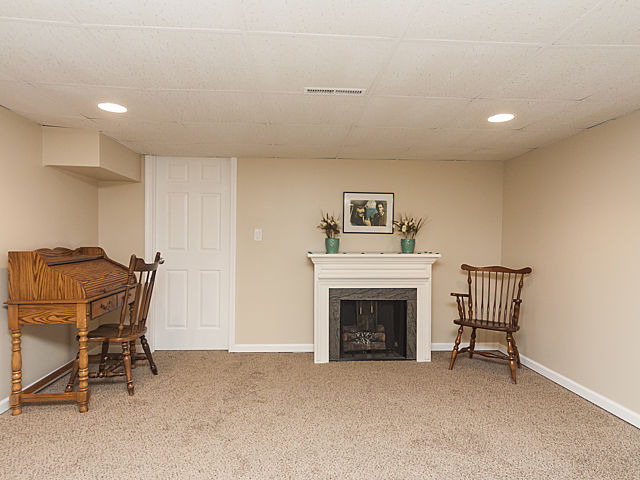 809 Hammerschmidt Ave, Lombard, IL 60148 photo 17