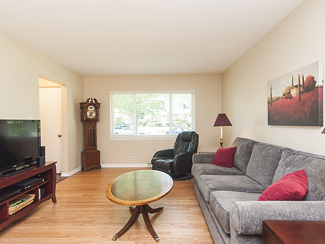 809 Hammerschmidt Ave, Lombard, IL 60148 photo 5