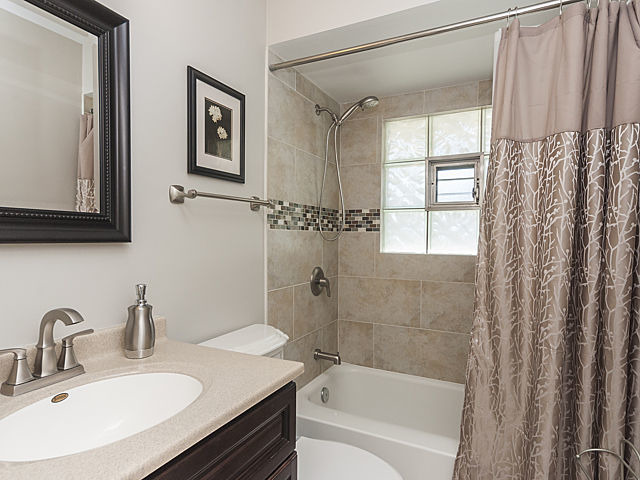 809 Hammerschmidt Ave, Lombard, IL 60148 photo 12