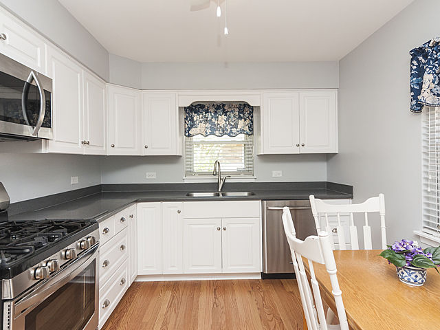 809 Hammerschmidt Ave, Lombard, IL 60148 photo 9