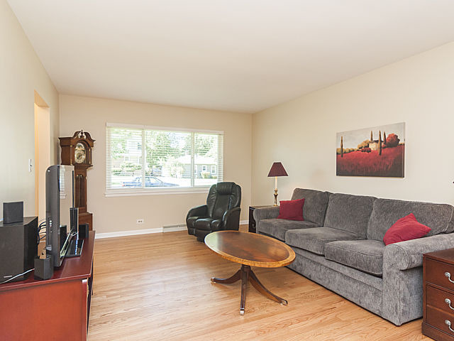 809 Hammerschmidt Ave, Lombard, IL 60148 photo 3