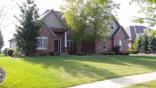 1030 Grayhawk Dr, Algonquin, IL 60102 photo 1
