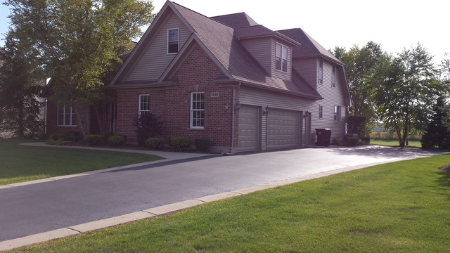 1030 Grayhawk Dr, Algonquin, IL 60102 photo 2
