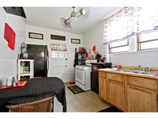1621 E 85th Pl, Chicago, IL 60617 photo 6